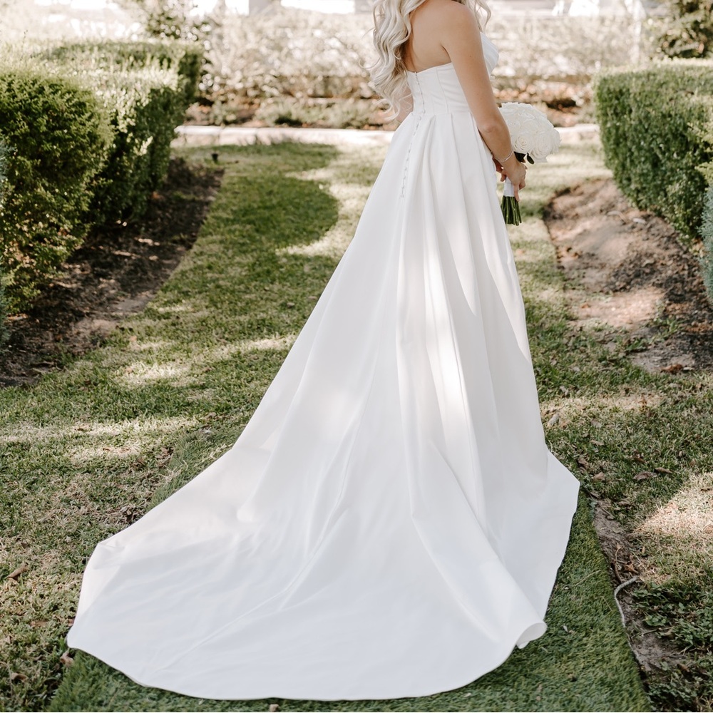 Jane Hill Huntleigh Gown - Picture 4 of 14